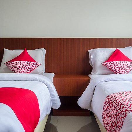 Aviari Hotel Batam Buitenkant foto