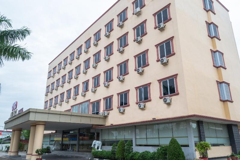 Aviari Hotel Batam Buitenkant foto