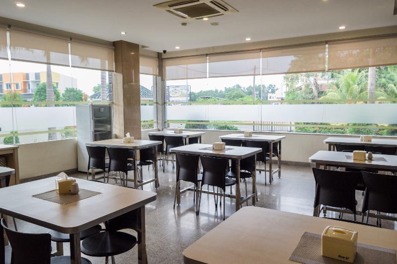 Aviari Hotel Batam Buitenkant foto