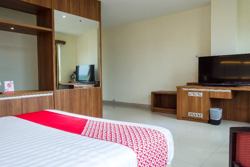 Aviari Hotel Batam Buitenkant foto