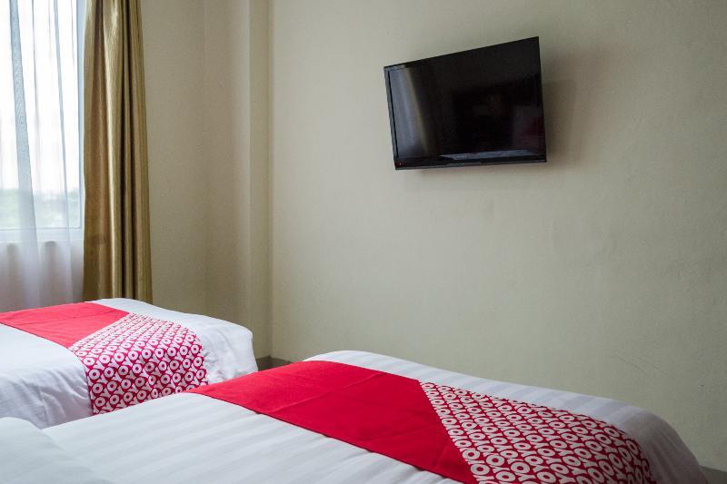 Aviari Hotel Batam Buitenkant foto