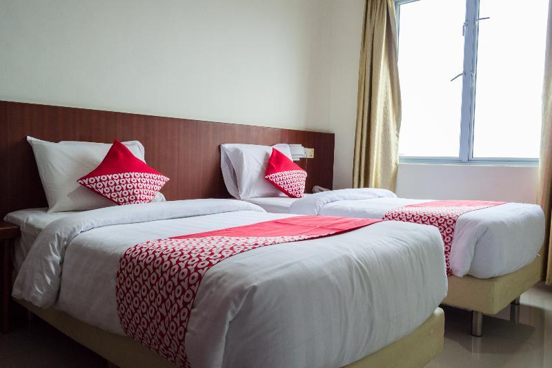 Aviari Hotel Batam Buitenkant foto