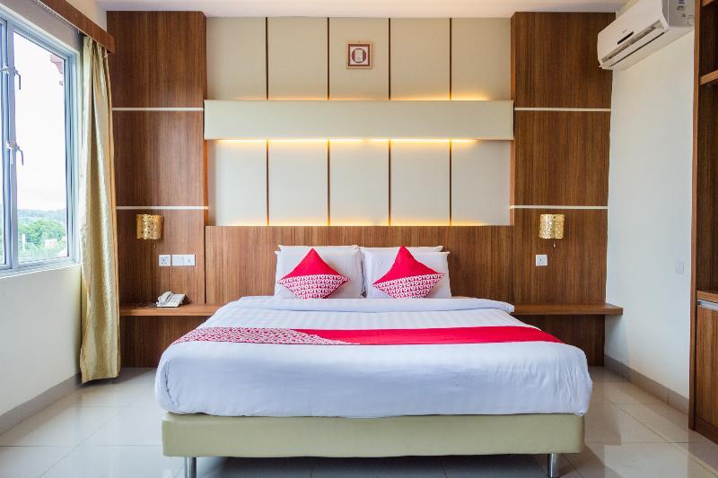 Aviari Hotel Batam Buitenkant foto